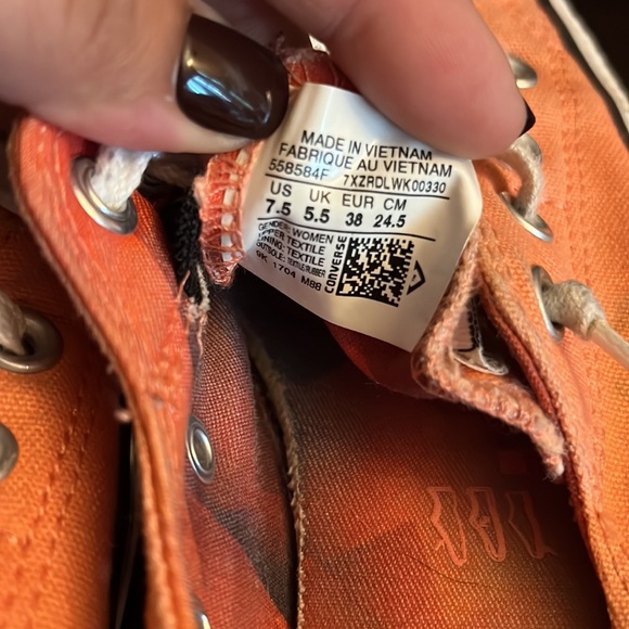 Coral Converse - Picture 3 of 5